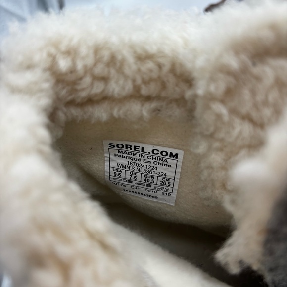 SOREL Joan of Arctic II Cozy Genuine Shearling Wedge Booties Size 9.5 Boots - Picture 9 of 10